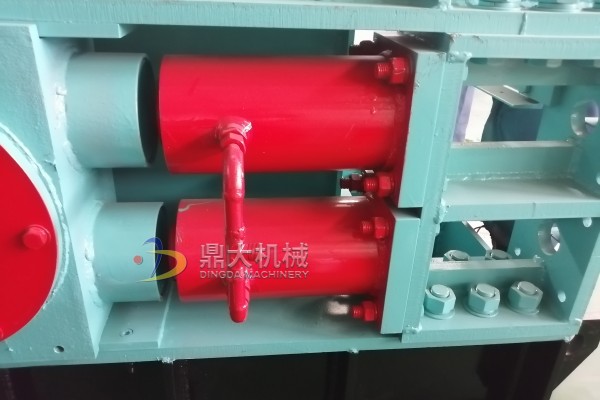 破碎煤炭時怎樣避免液壓對輥破碎機(jī)的毀損